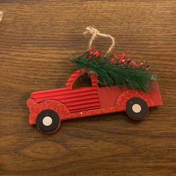 Festive Holiday Ornaments Set - Red and White - Picture 4 of 5